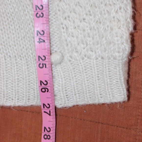 URBAN OUTFITTERS Cream Pullover Sweater Women Size Medium - Picture 10 of 10